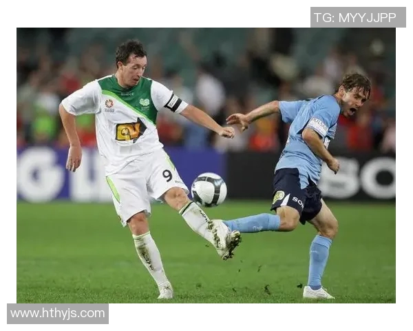 足球球星赘肉背后的秘密:运动员体态变化与职业生涯的关系分析 足球球星赘肉背后的秘密:运动员体态变化与职业生涯的关系分析